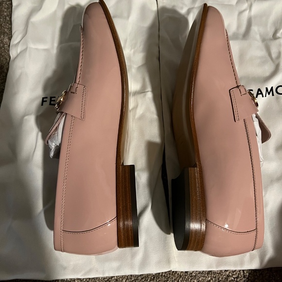 Ferragamo pink gancini loafers - Picture 9 of 13